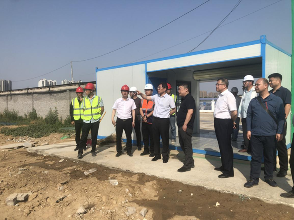 鄭州市建設(shè)投資集團(tuán)有限公司黨委書記、董事長(zhǎng)汪洋到侯寨新鎮(zhèn)區(qū)安置區(qū)調(diào)研項(xiàng)目建設(shè)工作